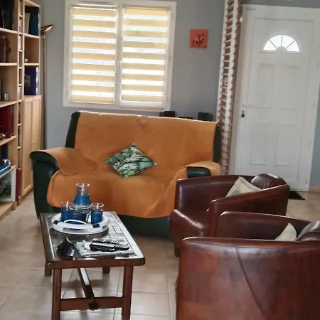 Maison Agreable Dans Le Blayais Cézac Esterno foto